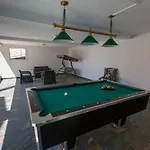 Helles Nur 150 Meter Zum Mit Jacuzzi, Meerblick, Pool, Billard Apartment Dramalj