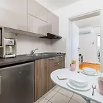 Apartment Helles Nur 150 Meter Zum Mit Jacuzzi, Meerblick, Pool, Billard Dramalj