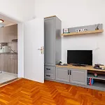 Helles Nur 150 Meter Zum Mit Jacuzzi, Meerblick, Pool, Billard Apartment