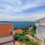 Apartment Helles Nur 150 Meter Zum Mit Jacuzzi, Meerblick, Pool, Billard Dramalj