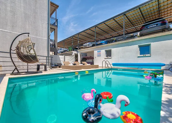 Helles Nur 150 Meter Zum Mit Jacuzzi, Meerblick, Pool, Billard Dramalj