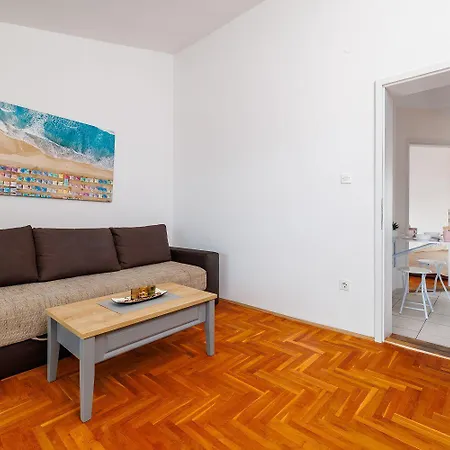 Helles Nur 150 Meter Zum Mit Jacuzzi, Meerblick, Pool, Billard Apartamento Dramalj